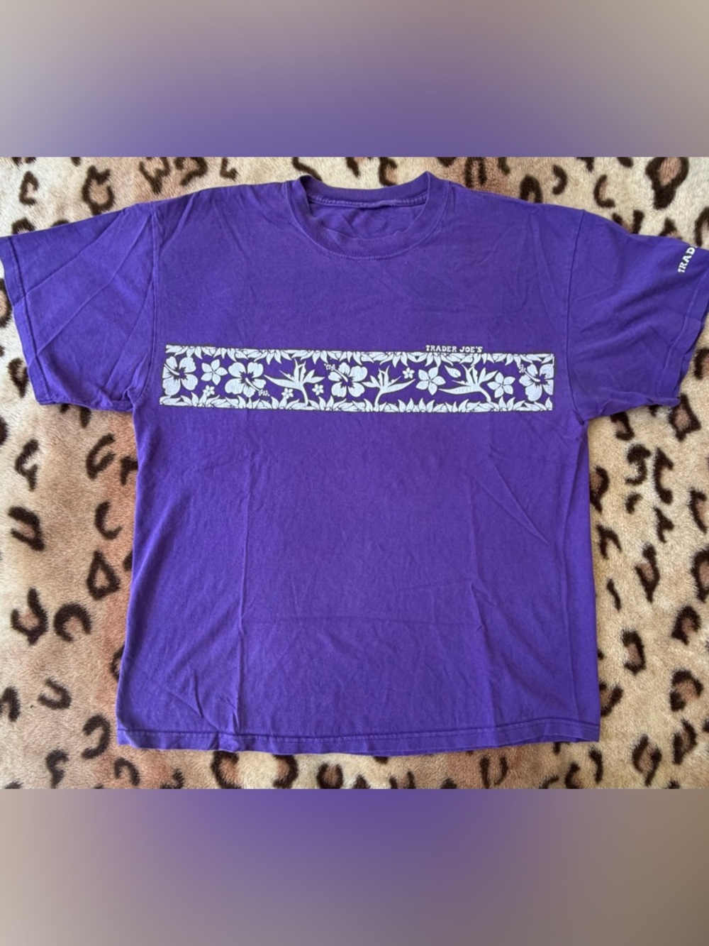 RARE / Vintage - Trader Joe's Purple T-Shirt Hibiscus Design - Lrg? - Picture 2 of 6